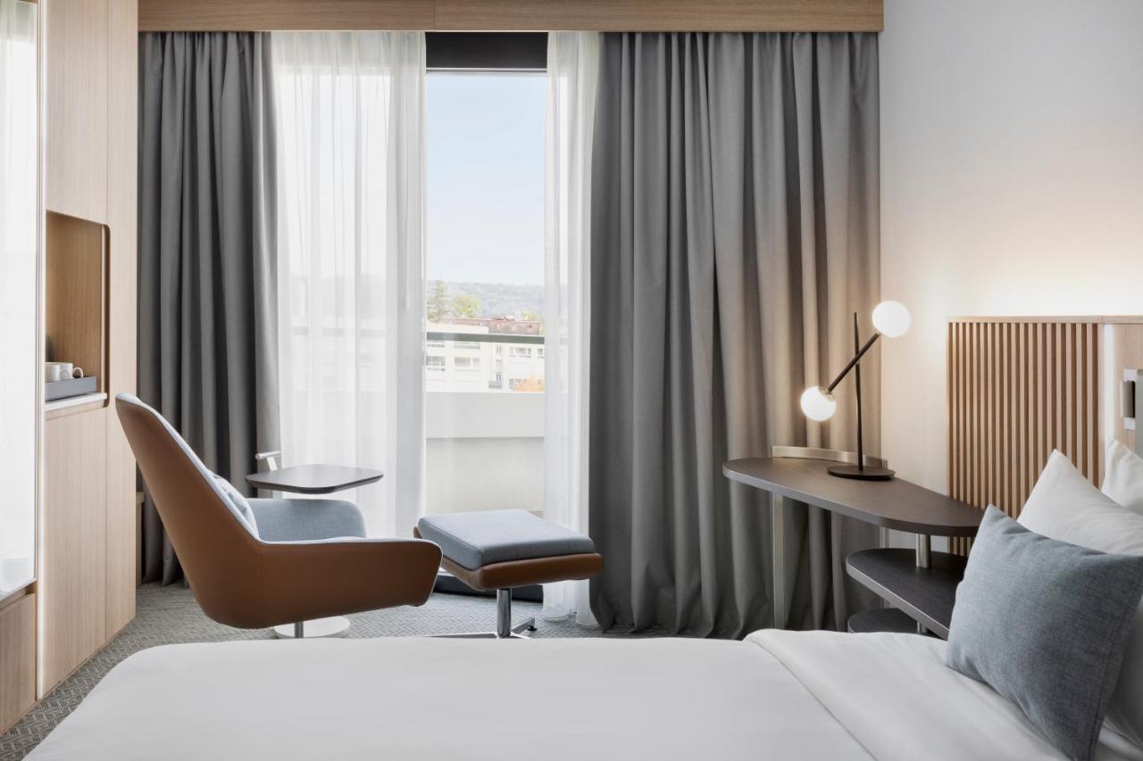 Courtyard By Marriott Biel Bienne Hotel Bagian luar foto