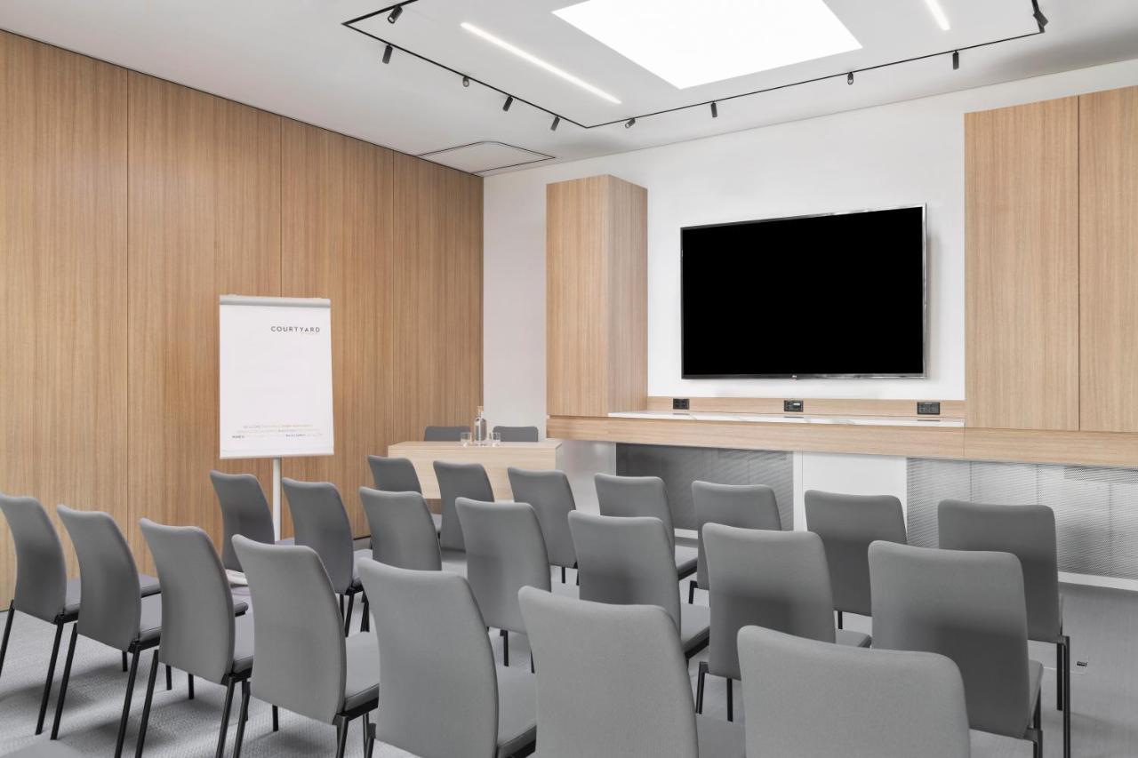 Courtyard By Marriott Biel Bienne Hotel Bagian luar foto