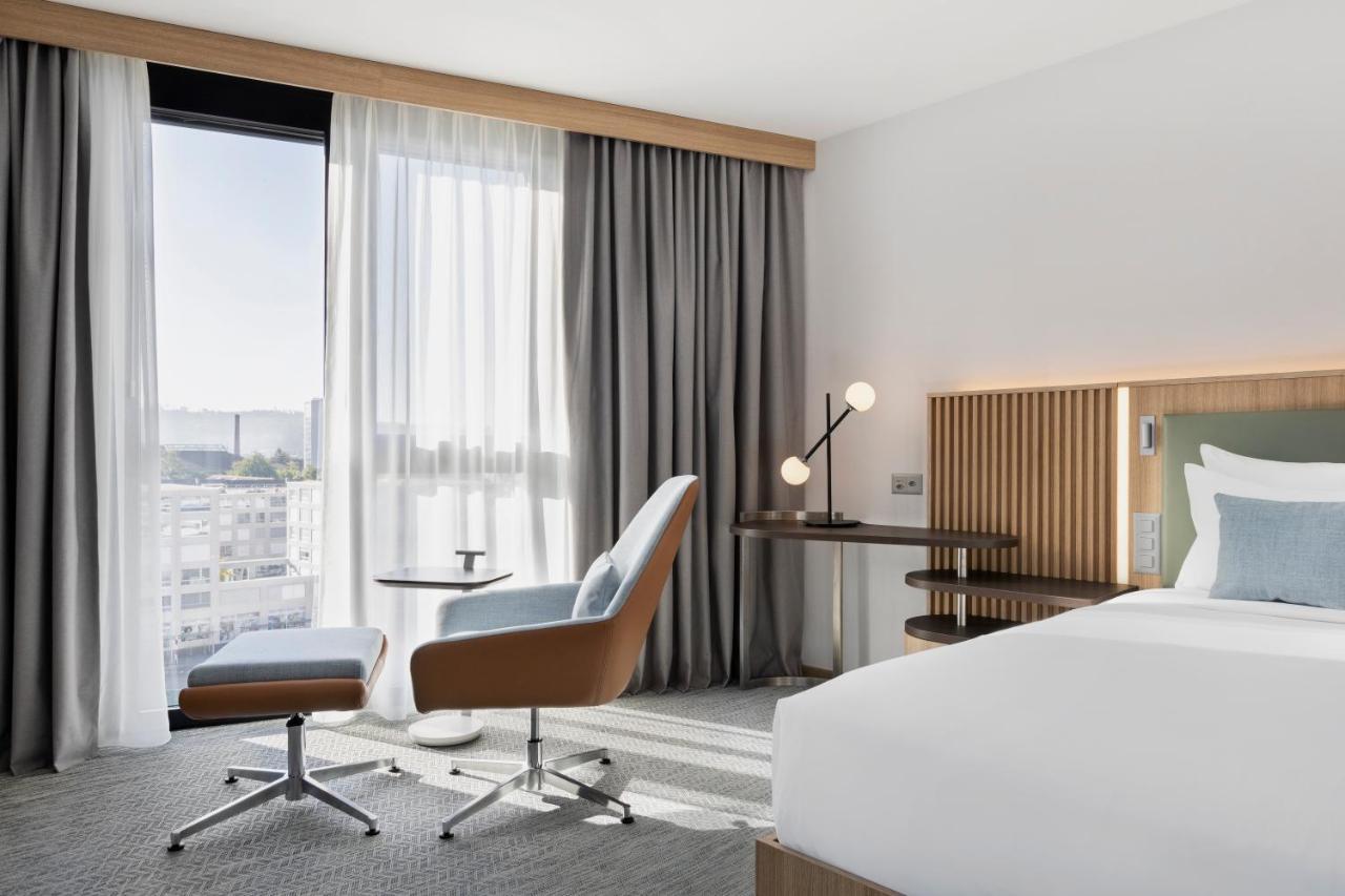 Courtyard By Marriott Biel Bienne Hotel Bagian luar foto