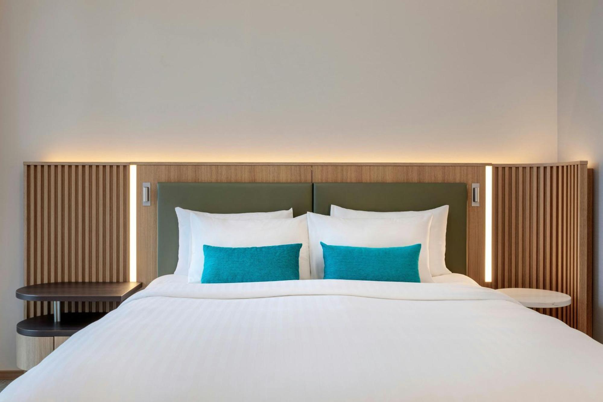 Courtyard By Marriott Biel Bienne Hotel Bagian luar foto
