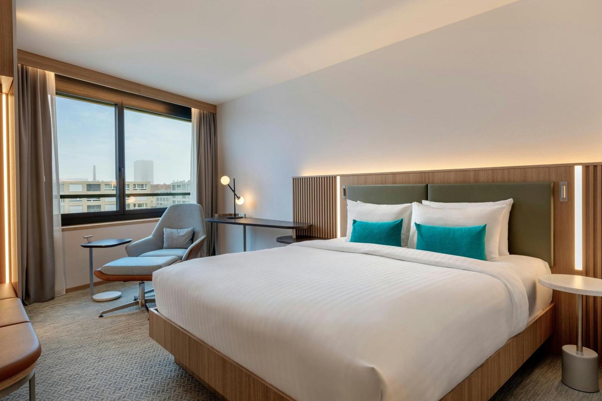 Courtyard By Marriott Biel Bienne Hotel Bagian luar foto